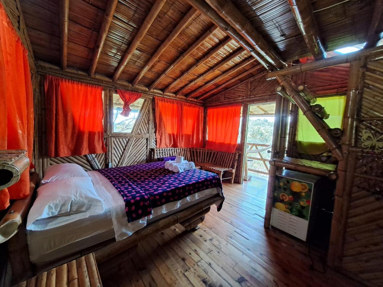 Hotel Guatape Adrianas Bambu Buitenkant foto