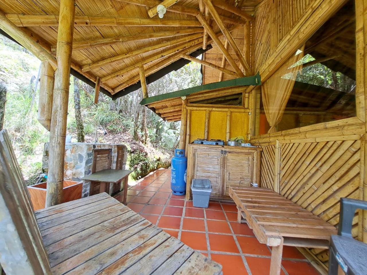 Hotel Guatape Adrianas Bambu Buitenkant foto