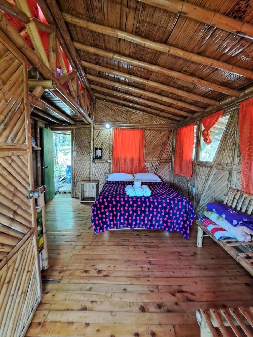 Hotel Guatape Adrianas Bambu Buitenkant foto