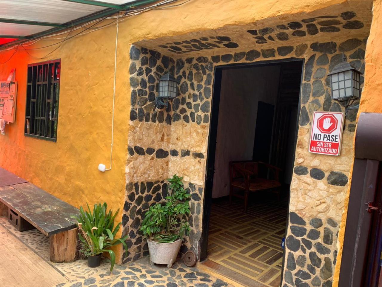 Hotel Guatape Adrianas Bambu Buitenkant foto